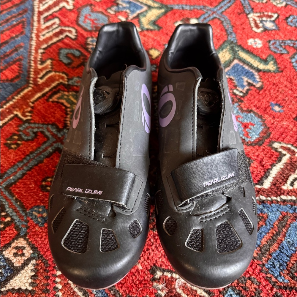 Pearl Izumi Black and Purple cycling shoes